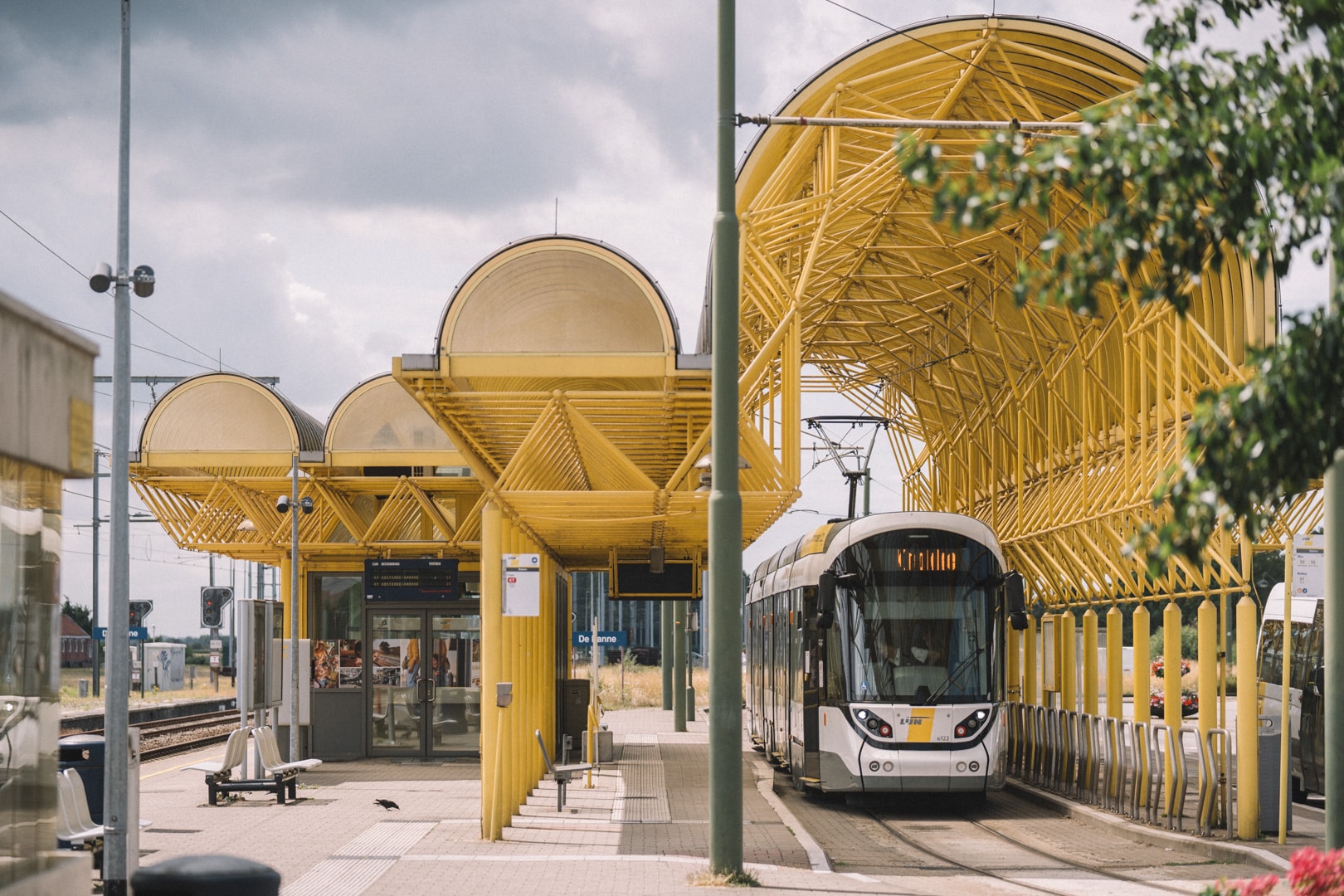 How to get to Media Markt in Oostende by Light Rail, Bus or Train?